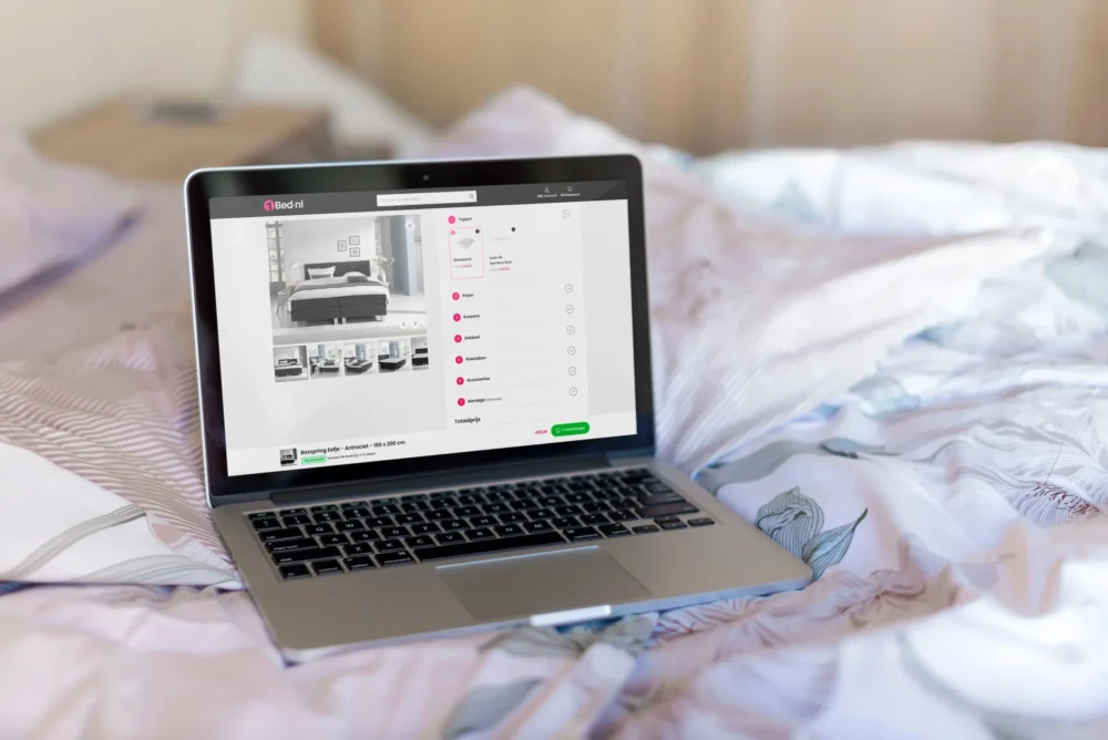 Spits-Visual-1bed-Laptop-Bed