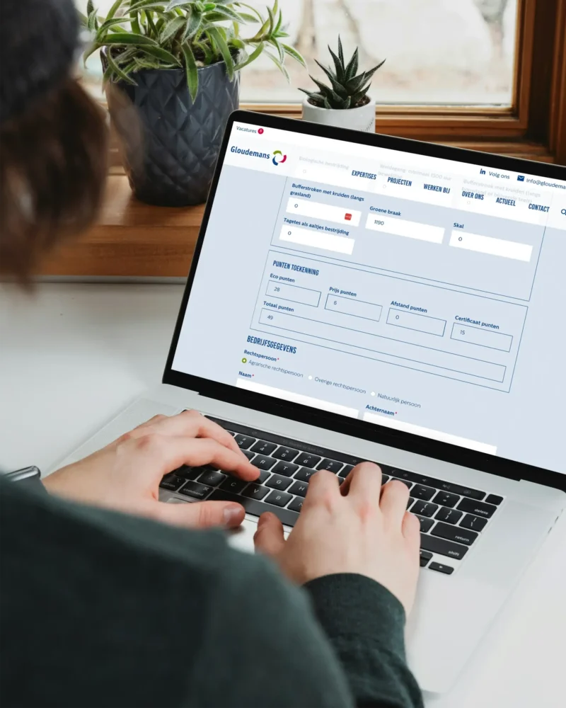 Spits-Visual-Gloudemans-Laptop-Tafel